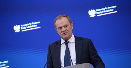 Spięcie na konferencji Tuska z TV Republika. "Jestem pełen podziwu"