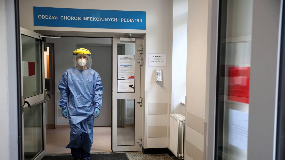 Lekarzom z krakowskiego szpitala odmówiono wypłaty dodatku za pracę "na wyłączność". 