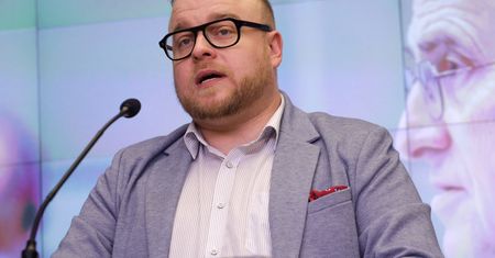 "Czuję się ofiarą działań Zbigniewa Raua". Były rzecznik MSZ oskarża ministra o mobbing