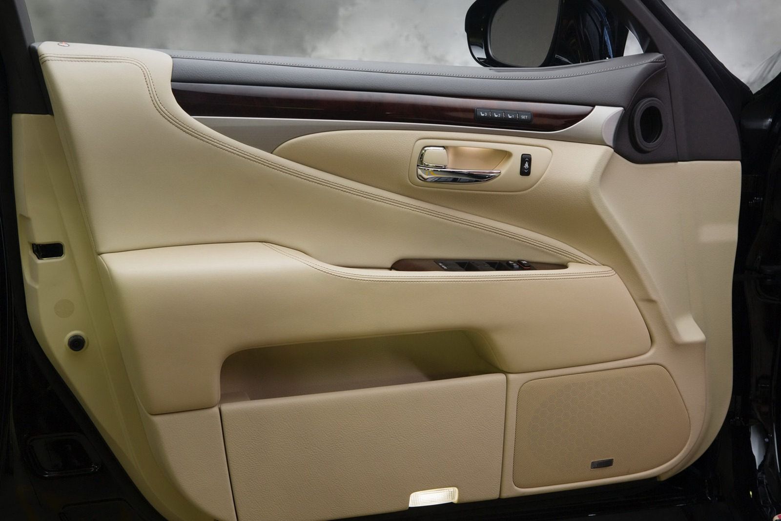 Lexus LS460, LS460 F-Sport oraz LS600h L [galeria] 25