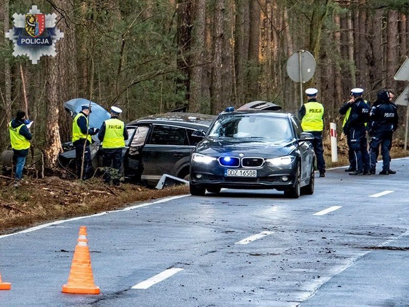 Trwa obława za sprawcą śmiertelnego potrącenia. Ofiara wypadku zginęła na miejscu. Fot. Dolnośląska Policja
