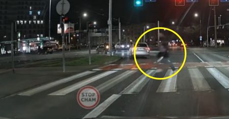 Kierowca BMW nagrany. Spójrzcie, co zrobił na pasach. Poruszenie
