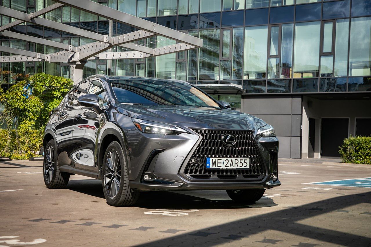 Lexus NX450h+ łączy sprawdzone i niezawodne technologie