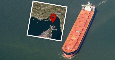 Tankowiec płynął przez Ormuz. Został trafiony pociskiem w mostek