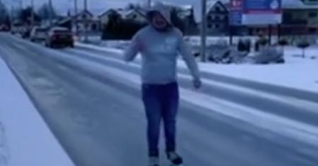 Niesamowite nagranie z Podhala! Tylko spójrzcie, co on robi na drodze