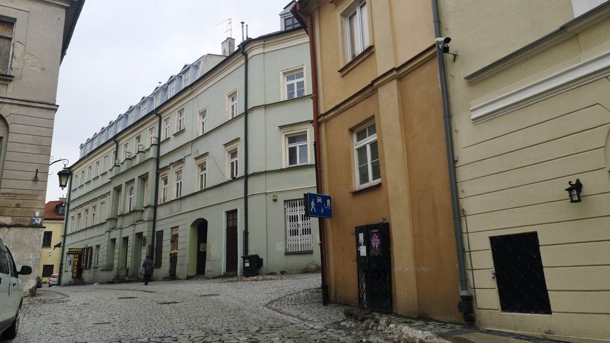 Kamera na wjeździe na teren Starego Miasta w Lublinie