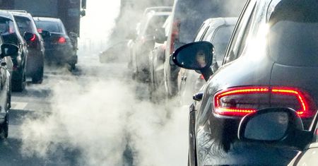 W Europie wzrosła ilość CO2 emitowanego przez samochody. Winny odwrót od diesli i SUV-y