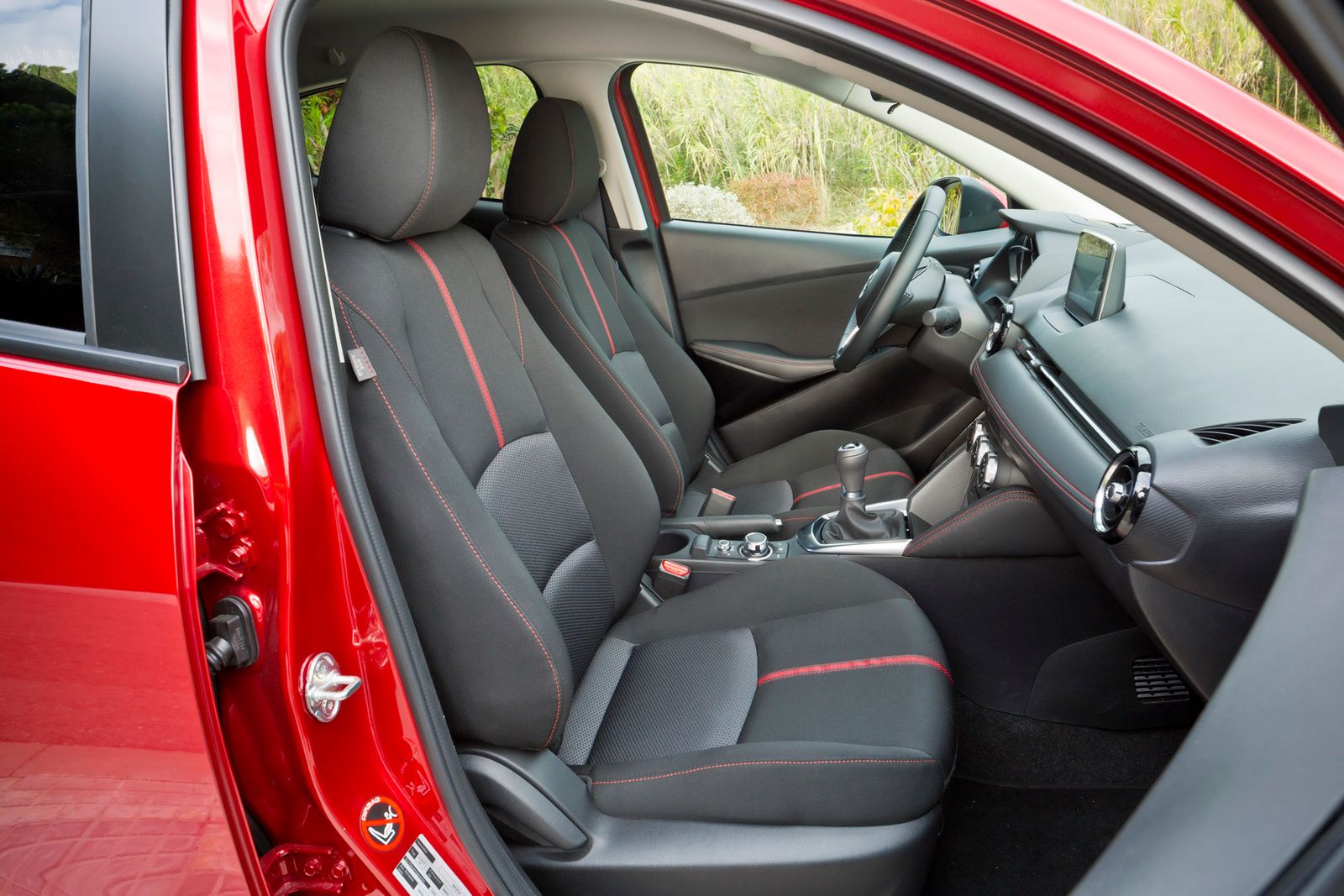 Europejska Mazda 2 – obszerna galeria zdjęć 45