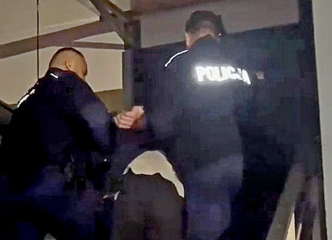 Wrzosowo: 49-latek groził sąsiadom i strzelał z wiatrówki – trafił do aresztu