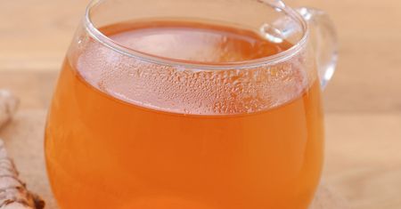 Dodaję do herbaty trzy przyprawy. Zamienia się w naturalny spalacz tłuszczu