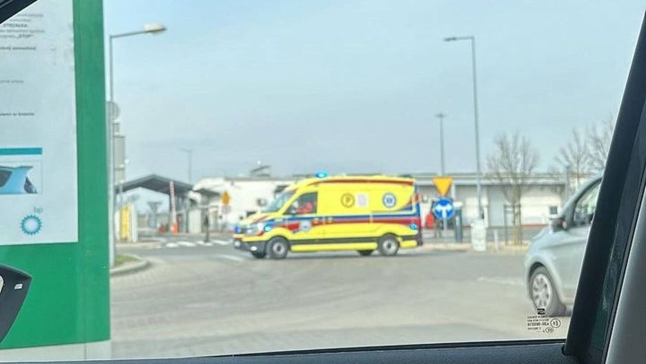 Działania służb na terenie portu lotniczego Poznań-Ławica