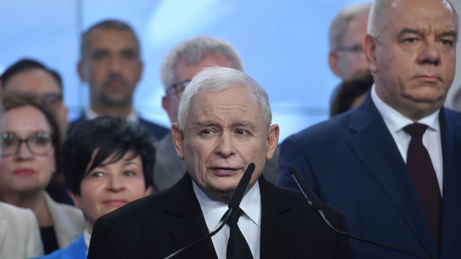 Prawo i Sprawiedliwość traci poparcie w najnowszym sondażu