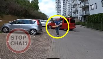 Nagle wybiegł z auta. Miał poziomnicę. Sceny w Gdańsku