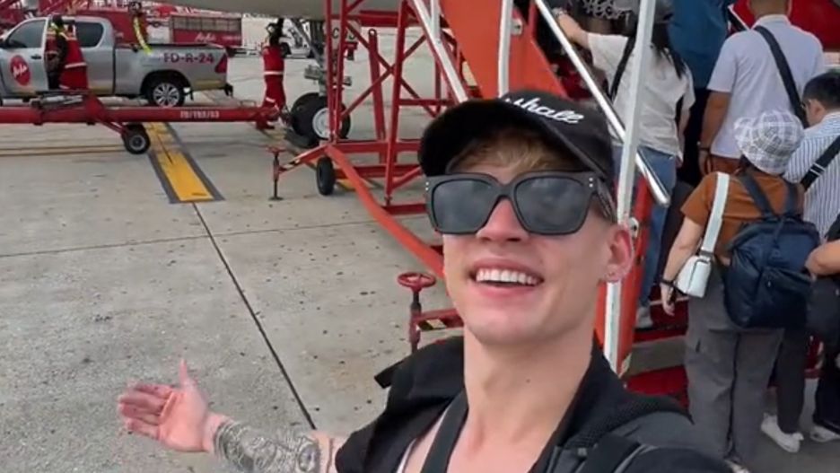 TikToker zamieszcza podróżnicze treści w mediach społecznościowych 