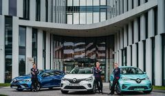 Kamil Stoch, Piotr Żyła i Dawid Kubacki testują elektryczne i hybrydowe samochody Renault (wideo)