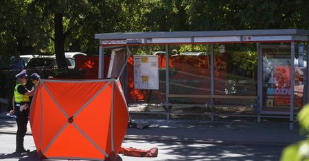 Wypadek na Woronicza. Świadek mówi o dramacie. "Trzy osoby leżały"