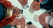 Samotni, przebodźcowani, niesłyszani. Pierwszy taki raport o młodych