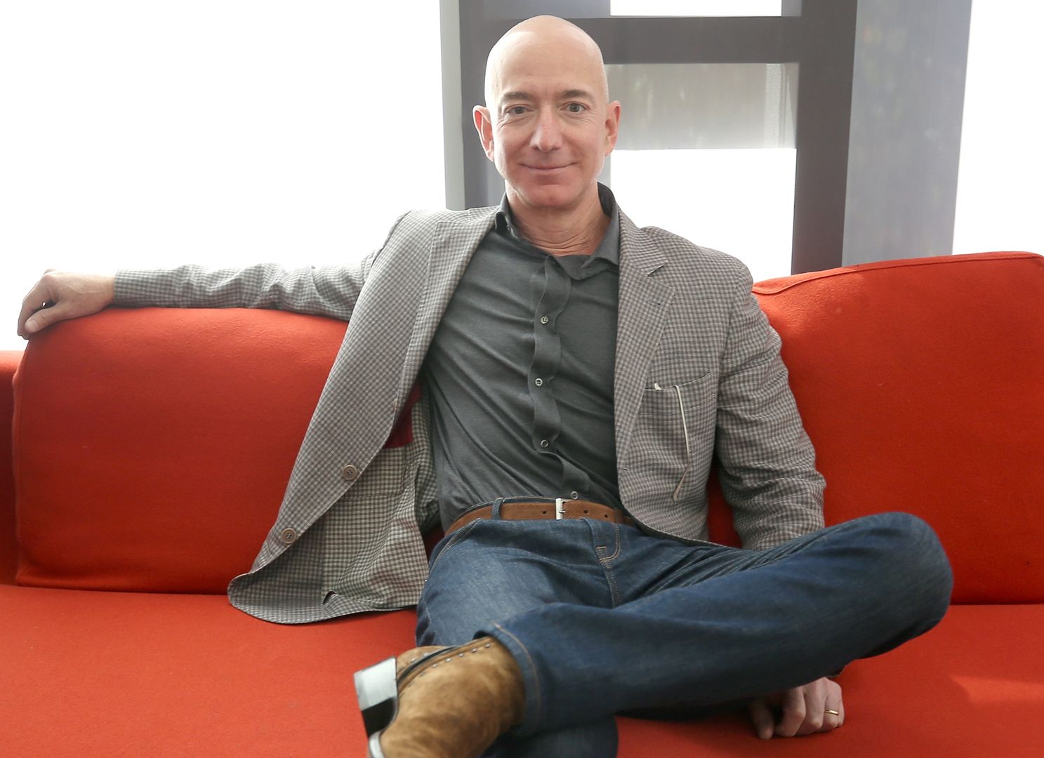 Jeff Bezos na zakupach. Szef Amazona wydał ponad 8 miliardów