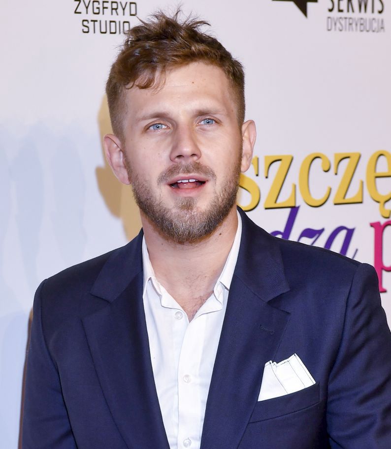 Antek Królikowski znowu przyszedł na premierę
