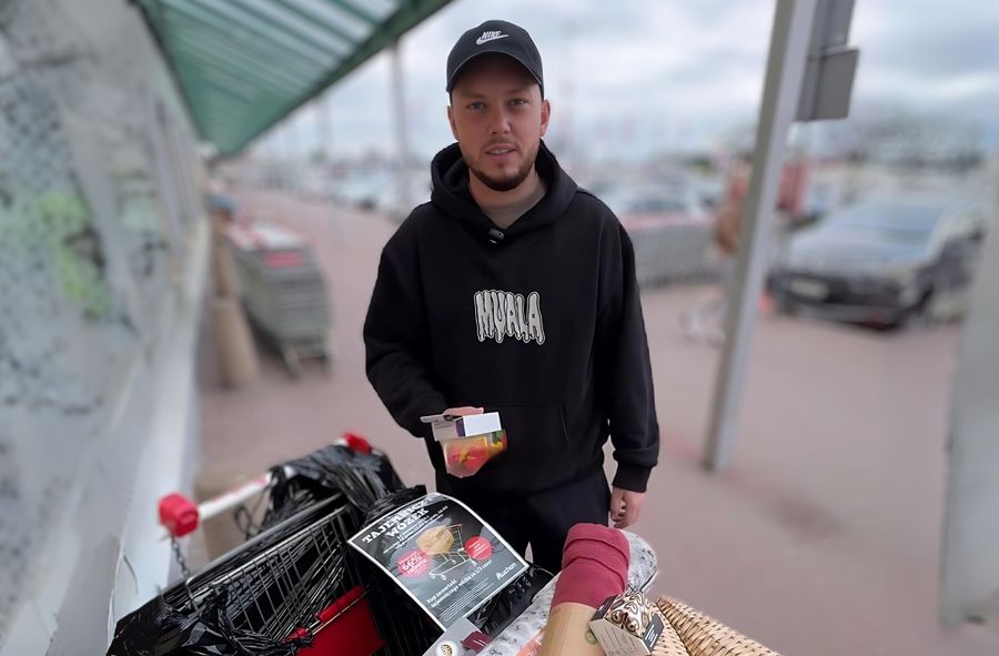 Książulo przetestował tajemniczy wózek z Auchana