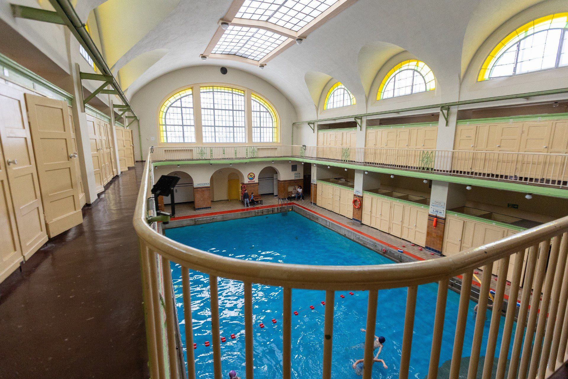 Dzisiaj każdy może przyjść tutaj i doświadczyć wyjątkowej kąpieli w tym samym wnętrzu co jego rodzice, dziadkowie, czy pradziadkowie.