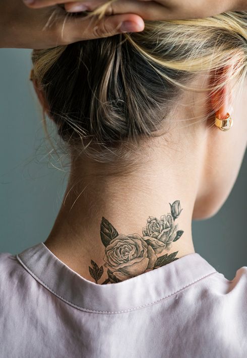 Kontrowersje wokół tatuażu na szyi. Co należy wiedzieć przed zabiegiem?