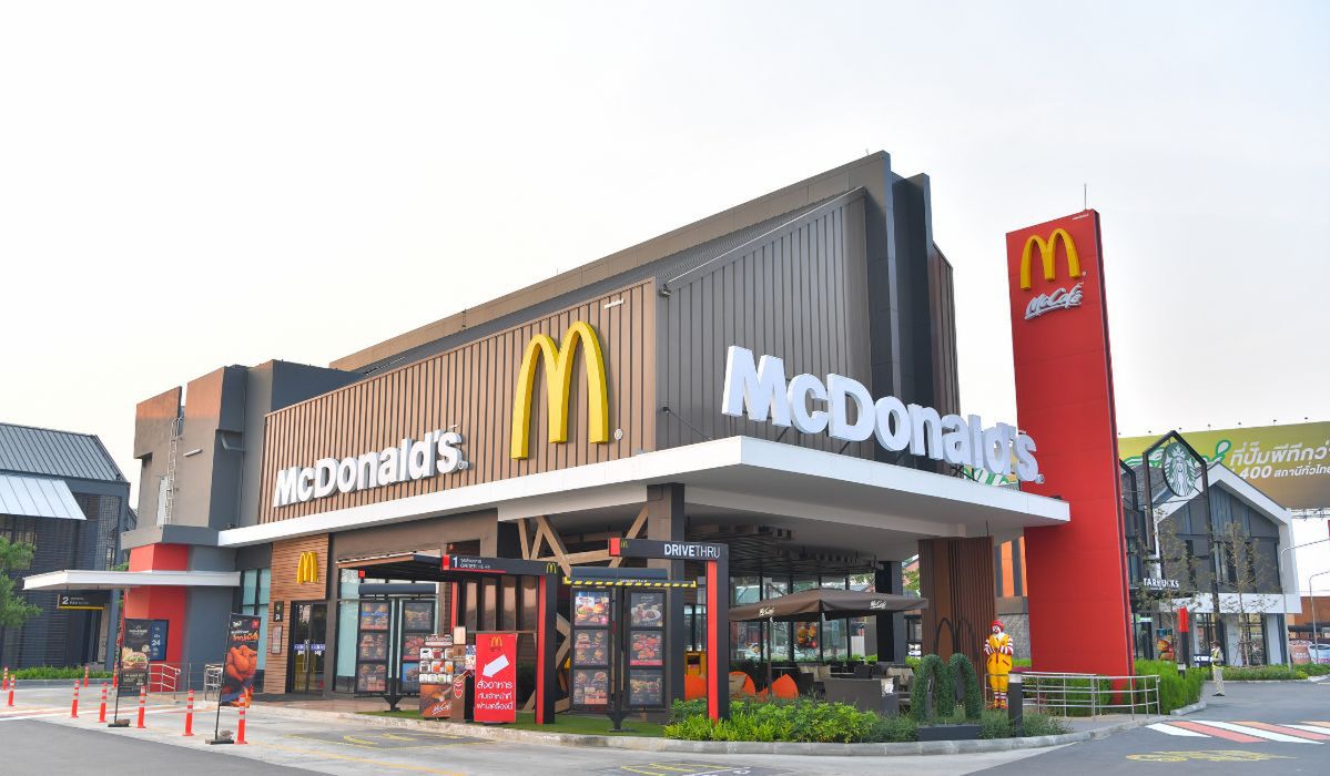McDonald's zmienia burgery (Adobe)