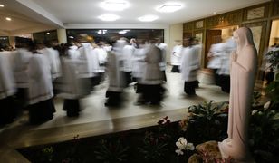 Legion Chrystusa w apartamentowcu w centrum Krakowa. Patronat kard. Dziwisza