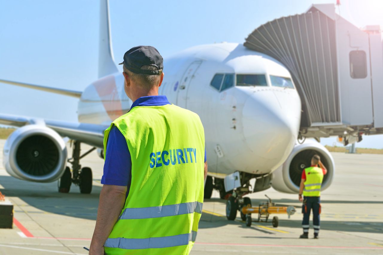 Gdańsk. Pijany pasażer wymusił zawrócenie samolotu