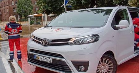 Polski Czerwony Krzyż niesie pomoc i nadzieje dla powodzian
