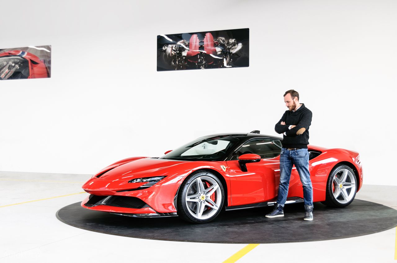 Ferrari SF90 Stradale robi niesamowite wrażenie na żywo (fot. Mariusz Zmysłowski)
