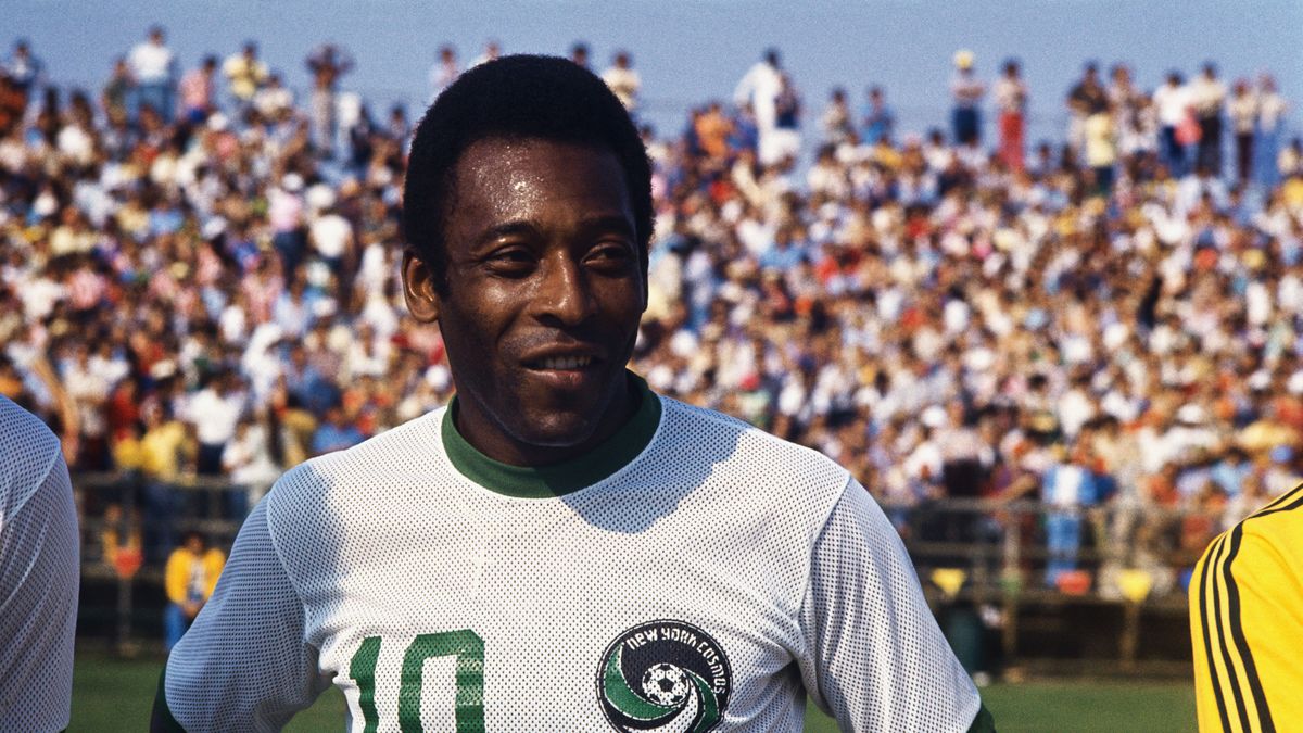 Soccer Favorite Pele Posing
(Original Caption) Miami, Florida: Head and shoulders portrait of the New York Cosmos soccer sensation Pele standing on the field in New York Cosmos uniform. The crowd can be seen in the background.
Bettmann
large group of people:CB2, prominent persons:CB1, sports:CB1, Miami:CB1, Pele:CB3