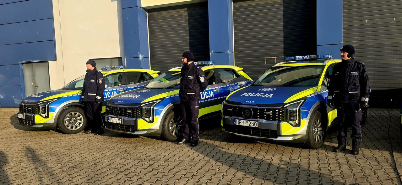 Nowe radiowozy dla płockiej Policji. Flota KMP w Płocku liczy już 88 pojazdów
