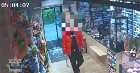Mężczyzna z maczetą zatrzymany przez płockich policjantów [VIDEO]