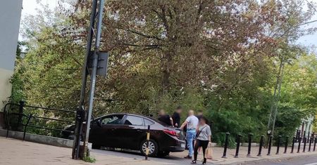 Wywiadowcy zatrzymali trzech mężczyzn w centrum miasta. Jeden z nich miał przy sobie marihuanę
