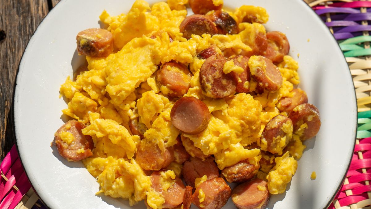 Poznańska jajecznica z sycącymi dodatkami