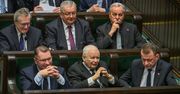 Czarnek zmienił miejsce. Usiadł obok Kaczyńskiego