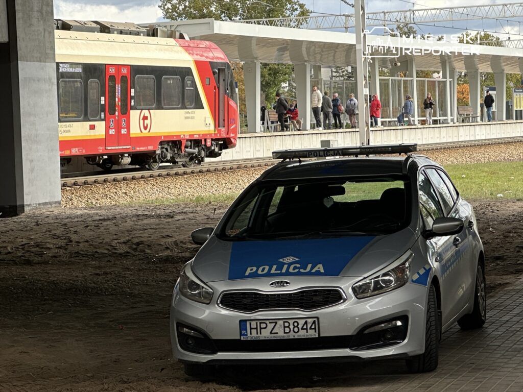 Warszawa: 14-latka potrącona przez pociąg SKM na Gocławku