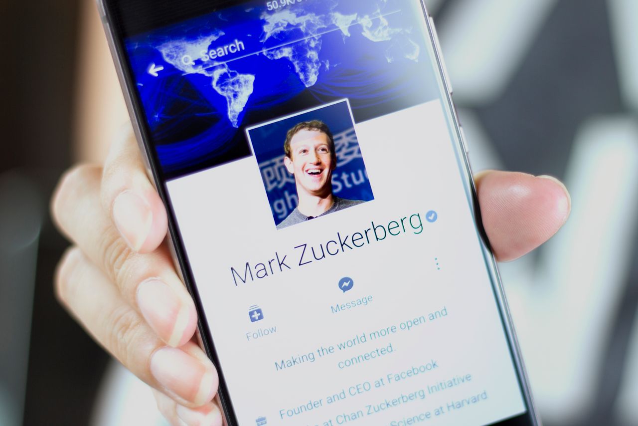 Pracownicy Facebooka będą korzystali ze smartfonów z Androidem. (depositphotos)