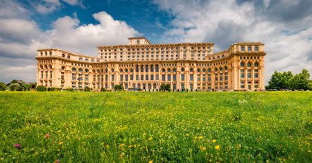 Bukareszt – niezwykły czas w urokliwym mieście. Sprawdź ofertę LOT Summer Sale