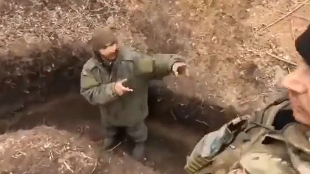 Bariera językowa w rosyjskiej armii. Rosjanie nie znają angielskiego, by porozumieć się z najemnikami.