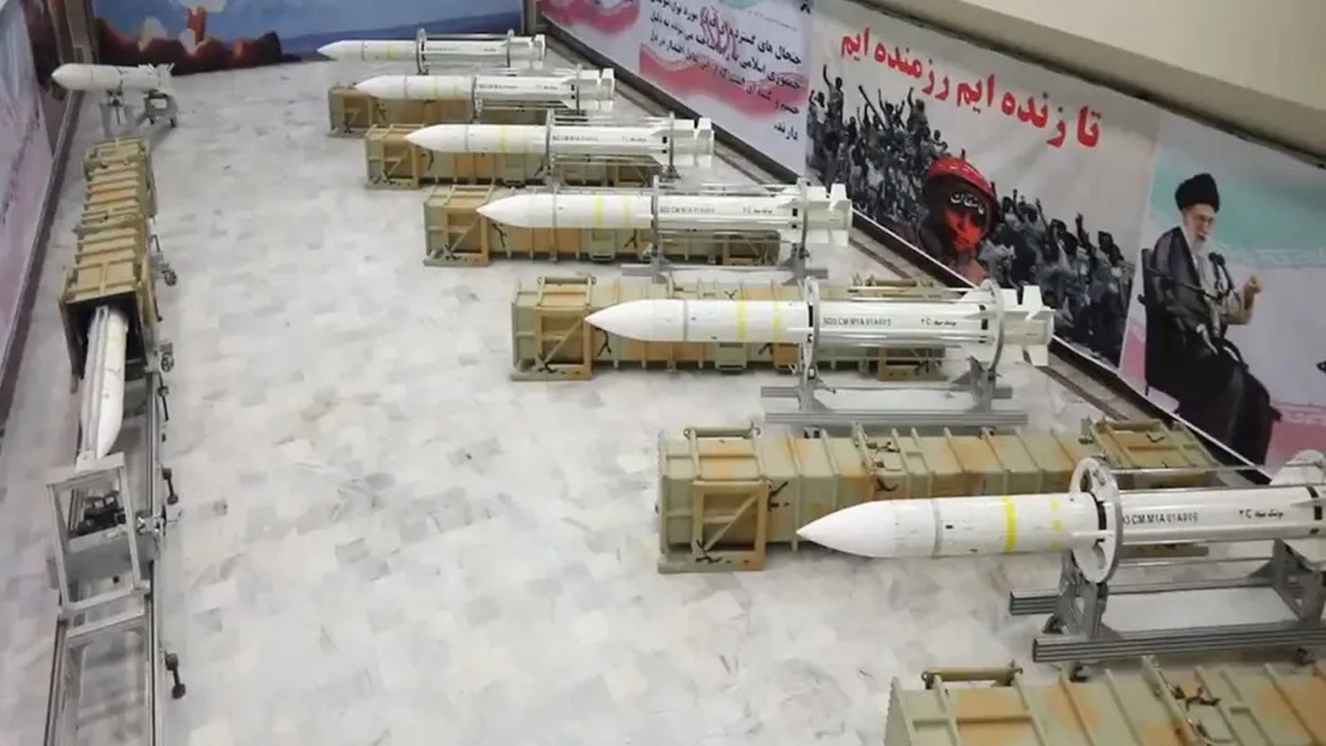 Skarby irańskiej armii. Teraz sami nie mogą się do nich dostać