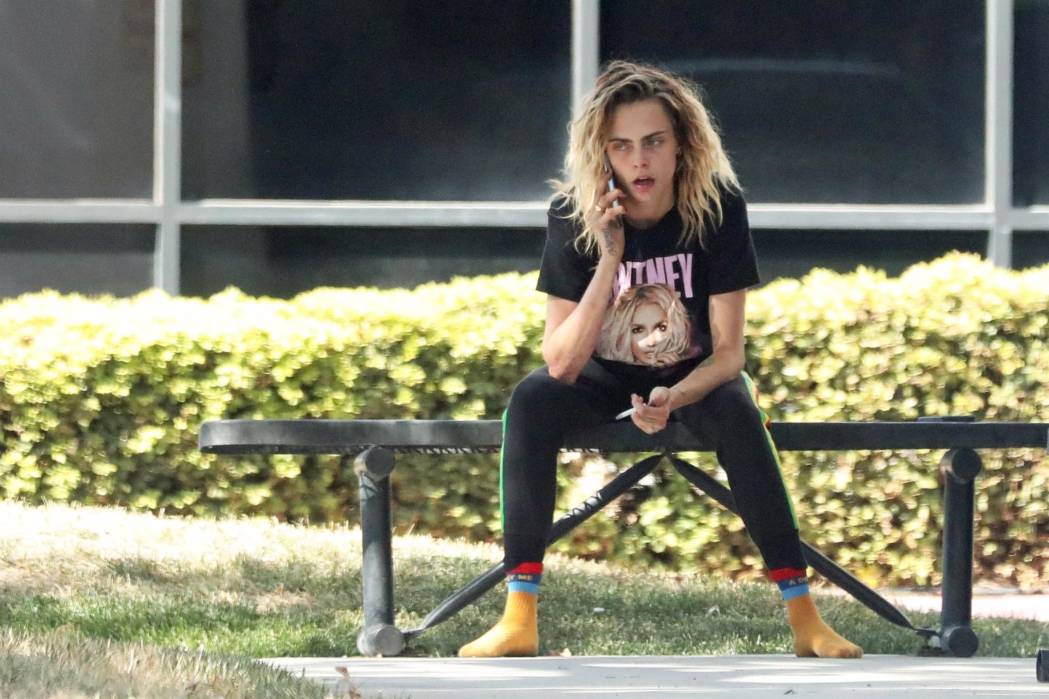 Niewyraźna Cara Delevingne
