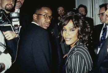 O ślubie Whitney Houston krążyło wiele plotek. Jedna mówiła o związku z kobietą