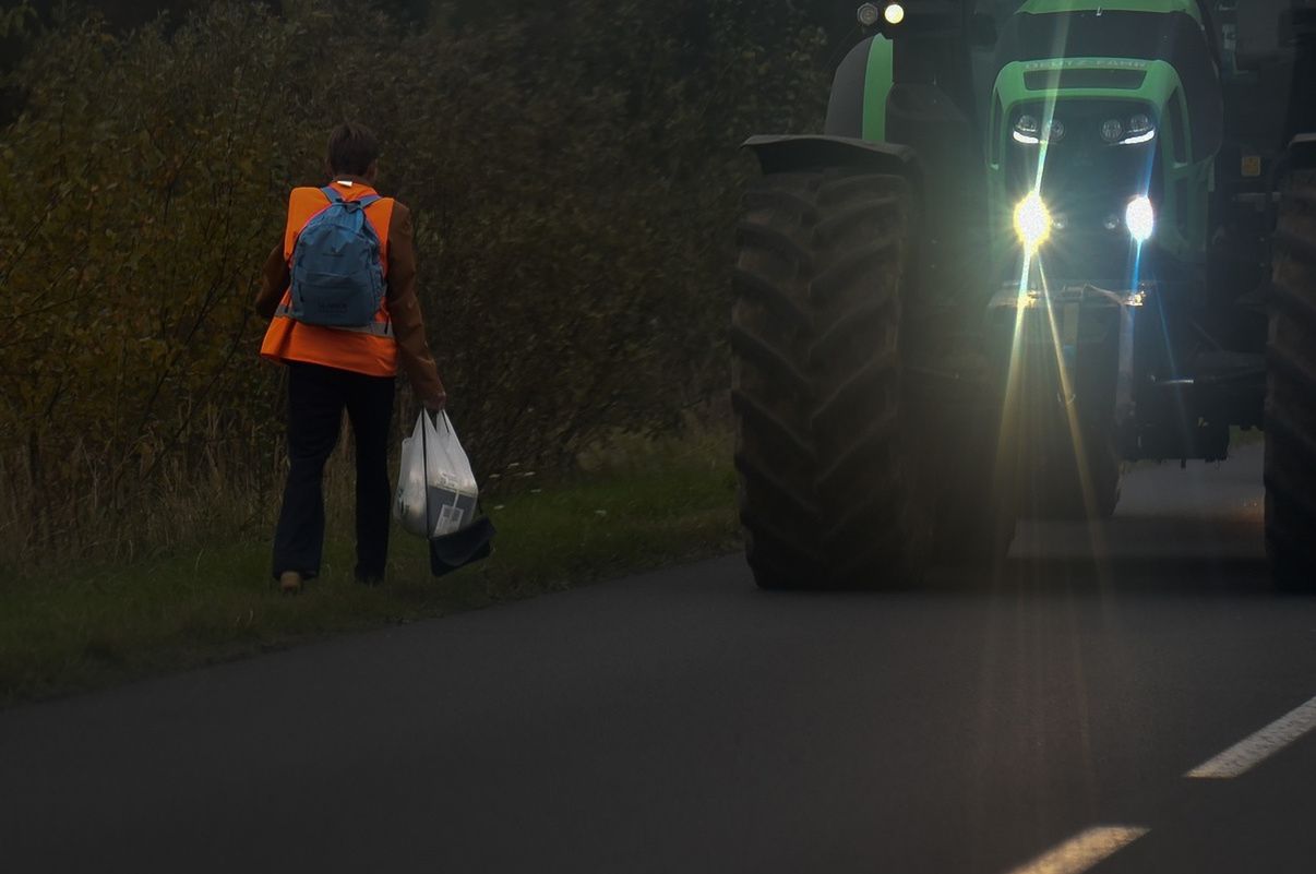 Inspekcja Handlowa sprawdziła odblaski i kamizelki. Ich noszenie nie znaczy, że nie łamiemy prawa