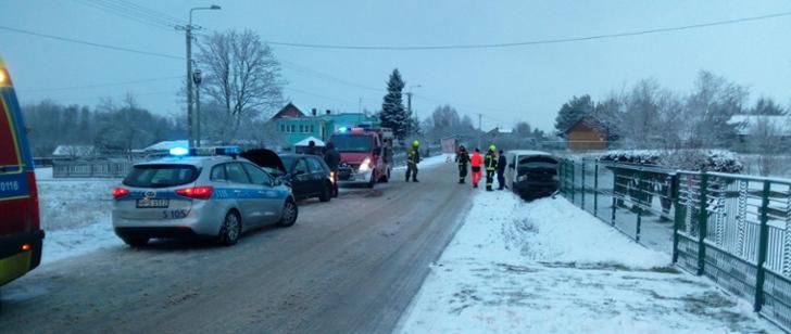 Wypadek dwóch samochodów osobowych w miejscowości Wólka Kłucka