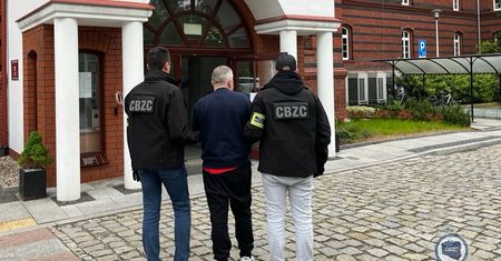 Szantażował firmy. Groził wybuchem, żądał bitcoinów