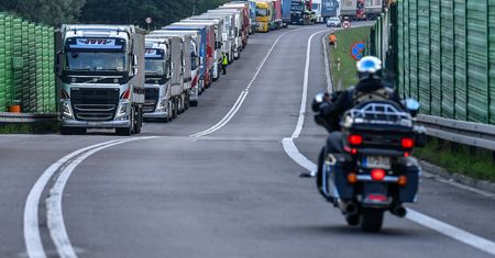 Lubelskie. Gigantyczne kolejki na polsko-ukraińskiej granicy w Dorohusku