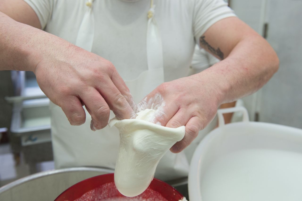 How is burrata made?