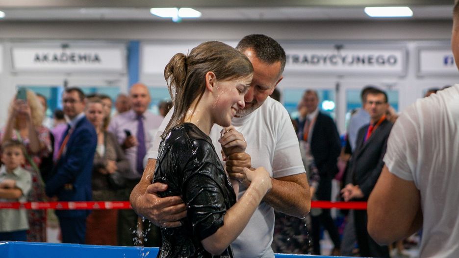 Kongres Świadków Jehowy w Rzeszowie pod hasłem „Prawdziwe wielbienie Boga”.